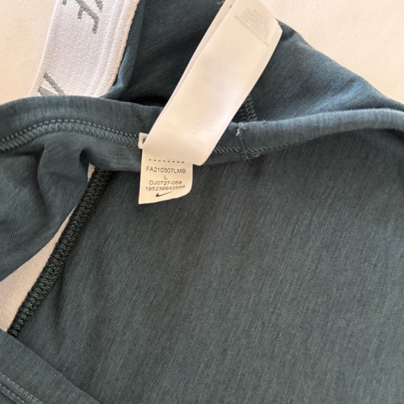 Nike Women’s Dri-FIT Swoosh Padded Medium Support Sports Bra Heathered Gray/Blue - Picture 9 of 11